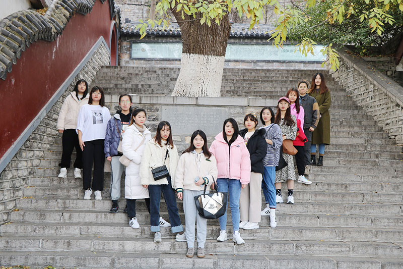 loading... loading...